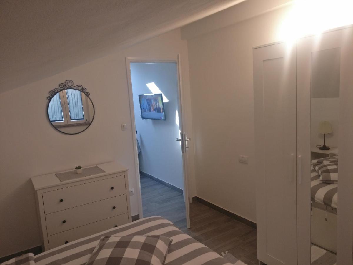 Apartmani Popovic Пореч Екстер'єр фото